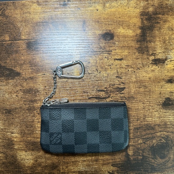 Louis Vuitton Damier Graphite Key Pouch - Picture 2 of 16
